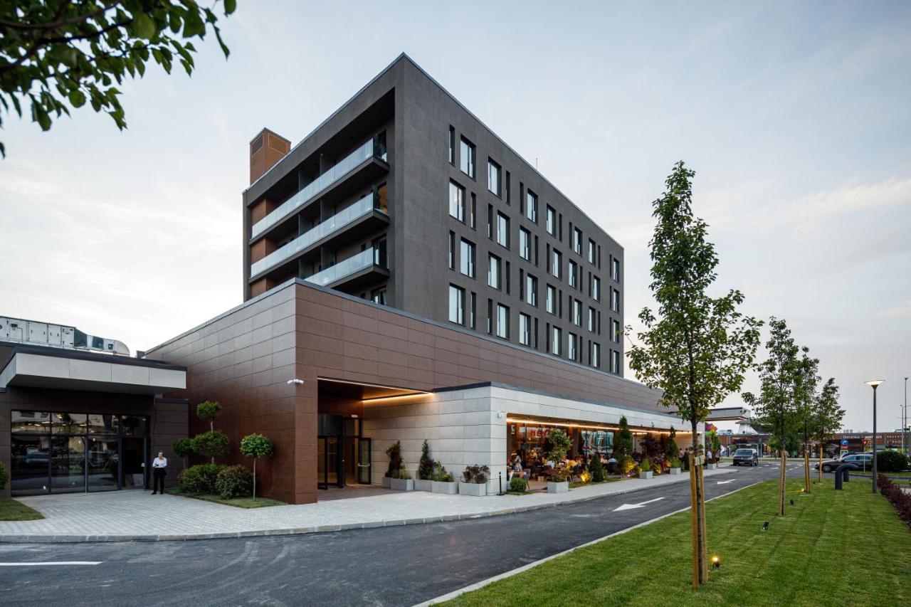 Qosmo Brasov Hotel Luaran gambar