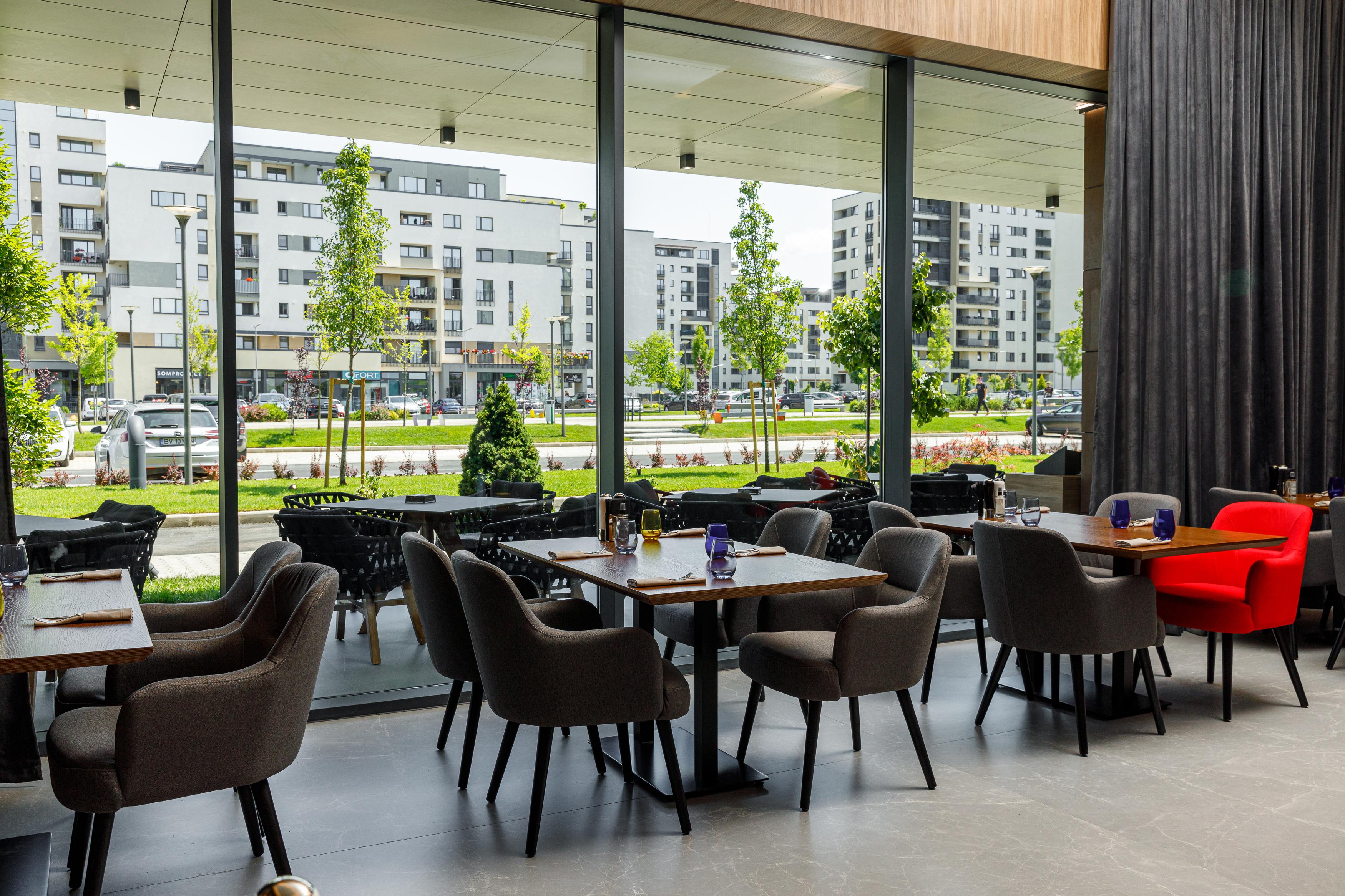 Qosmo Brasov Hotel Luaran gambar