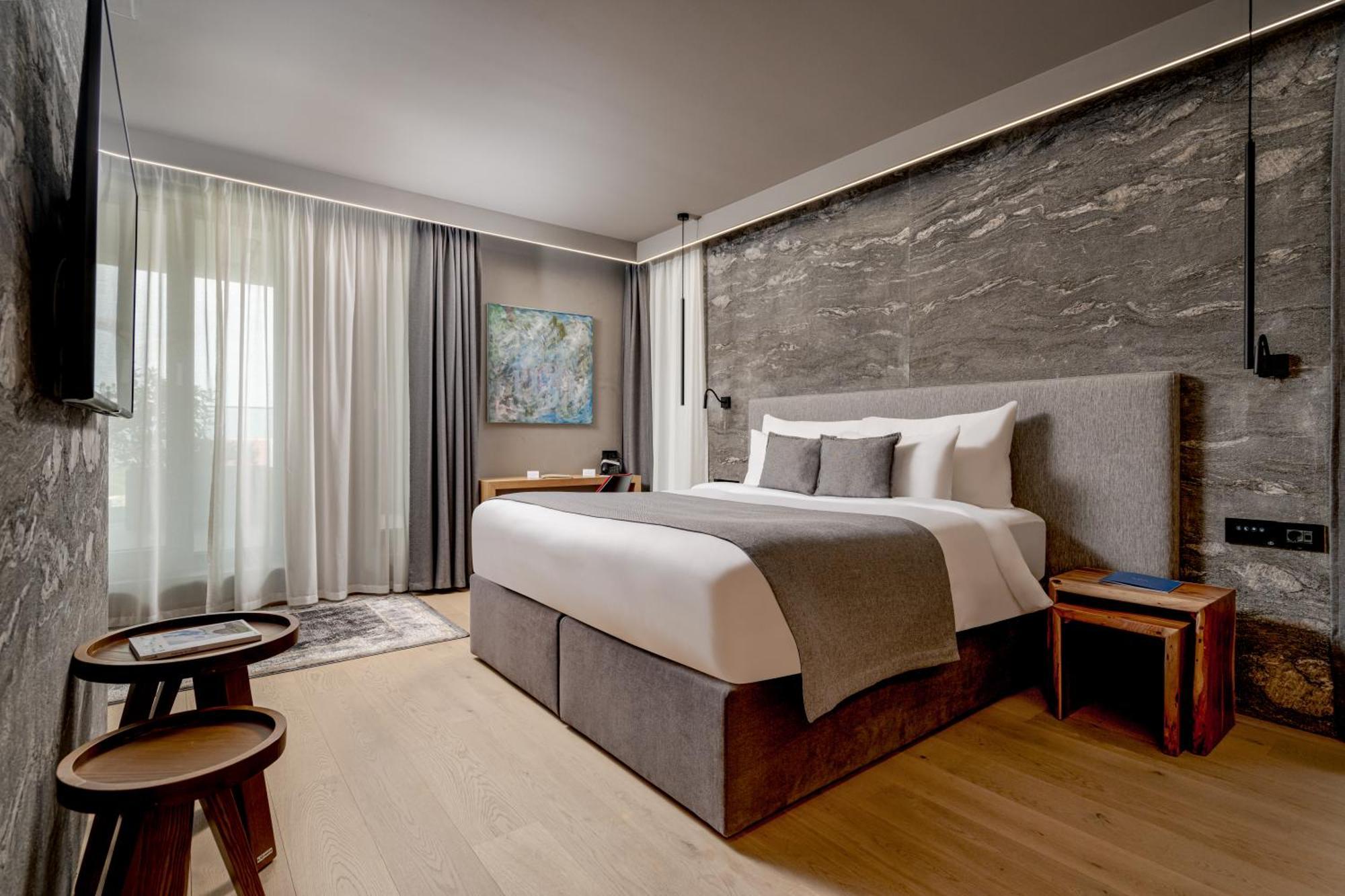Qosmo Brasov Hotel Luaran gambar