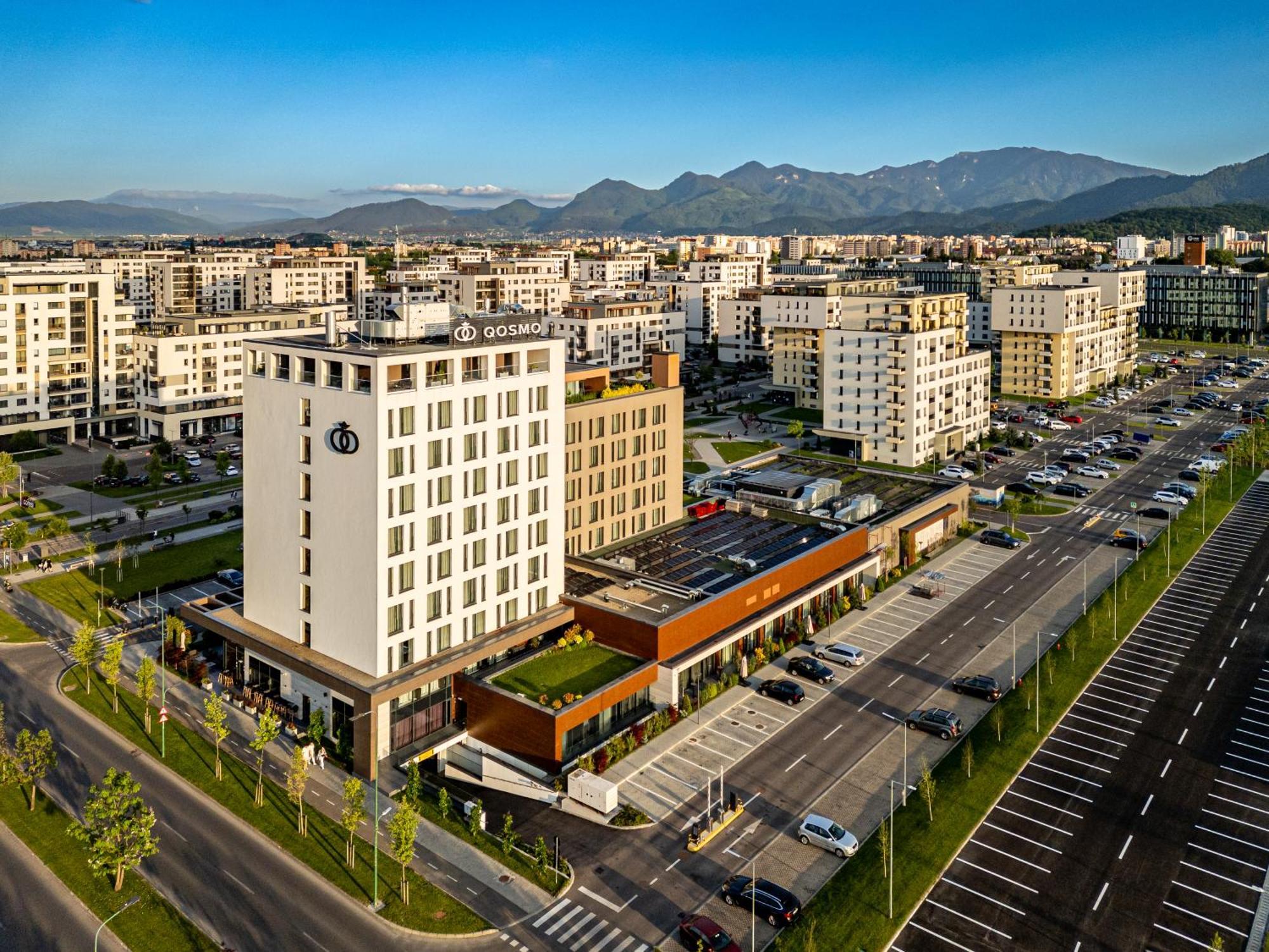 Qosmo Brasov Hotel Luaran gambar